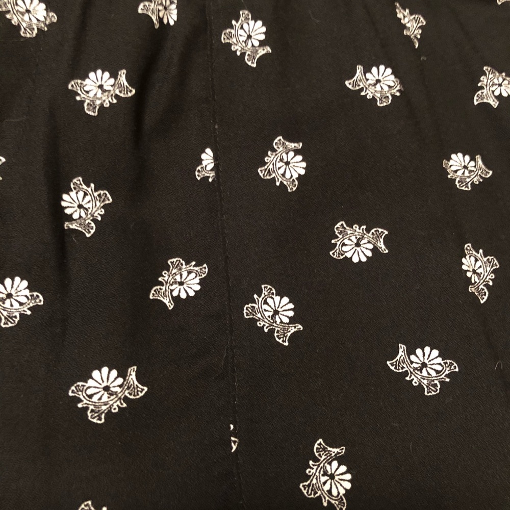 Dressy Black and White Joggers (Tags Attached) - Picture 4 of 4